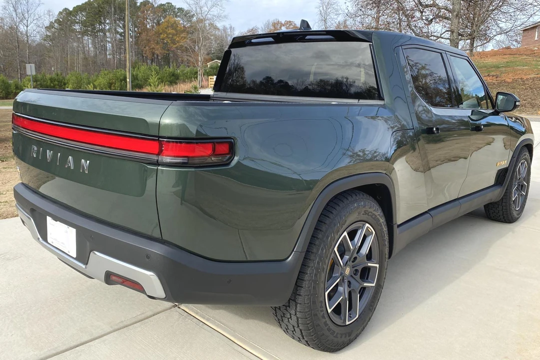 2022 Rivian R1T - Image 4 of 31