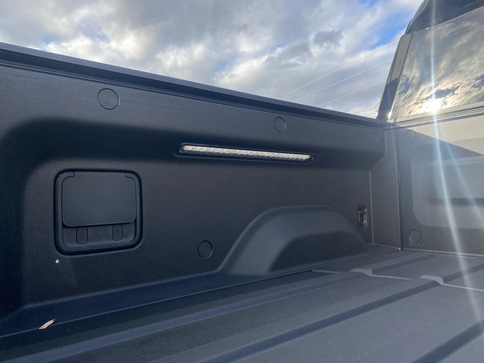 2022 Rivian R1T - Image 19 of 31