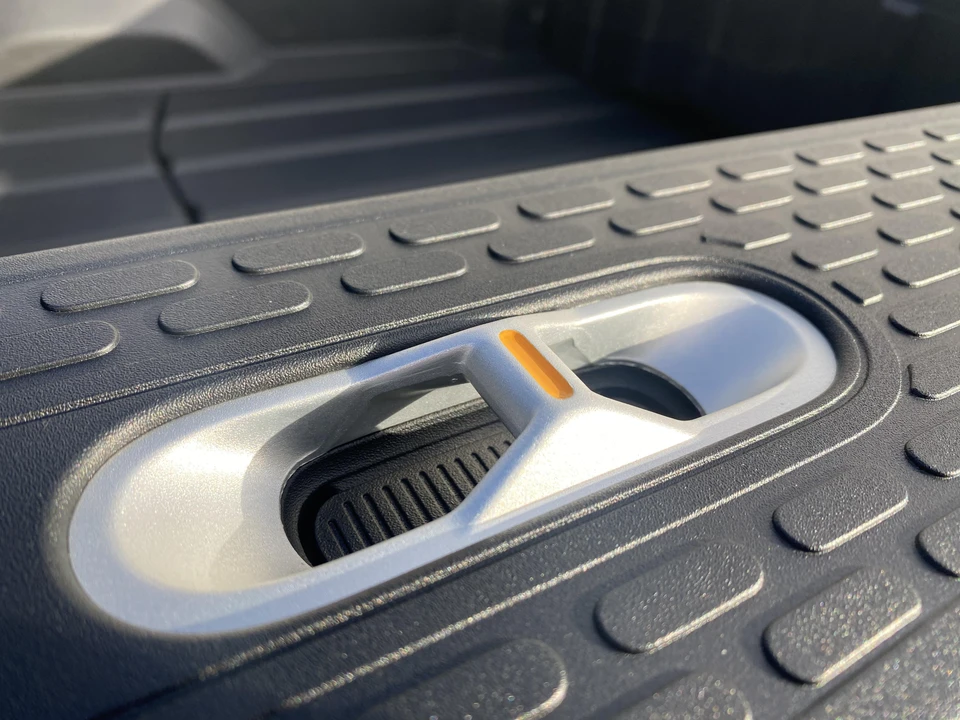 2022 Rivian R1T - Image 18 of 31