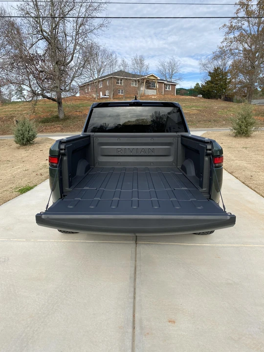 2022 Rivian R1T - Image 8 of 31
