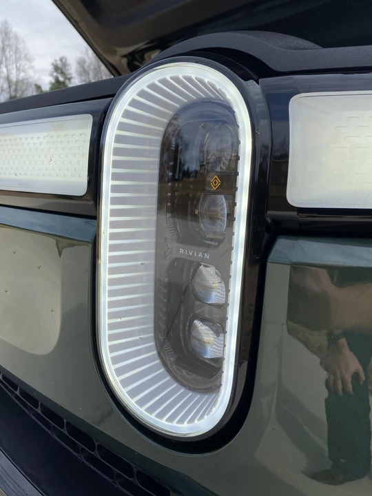 2022 Rivian R1T - Image 13 of 31