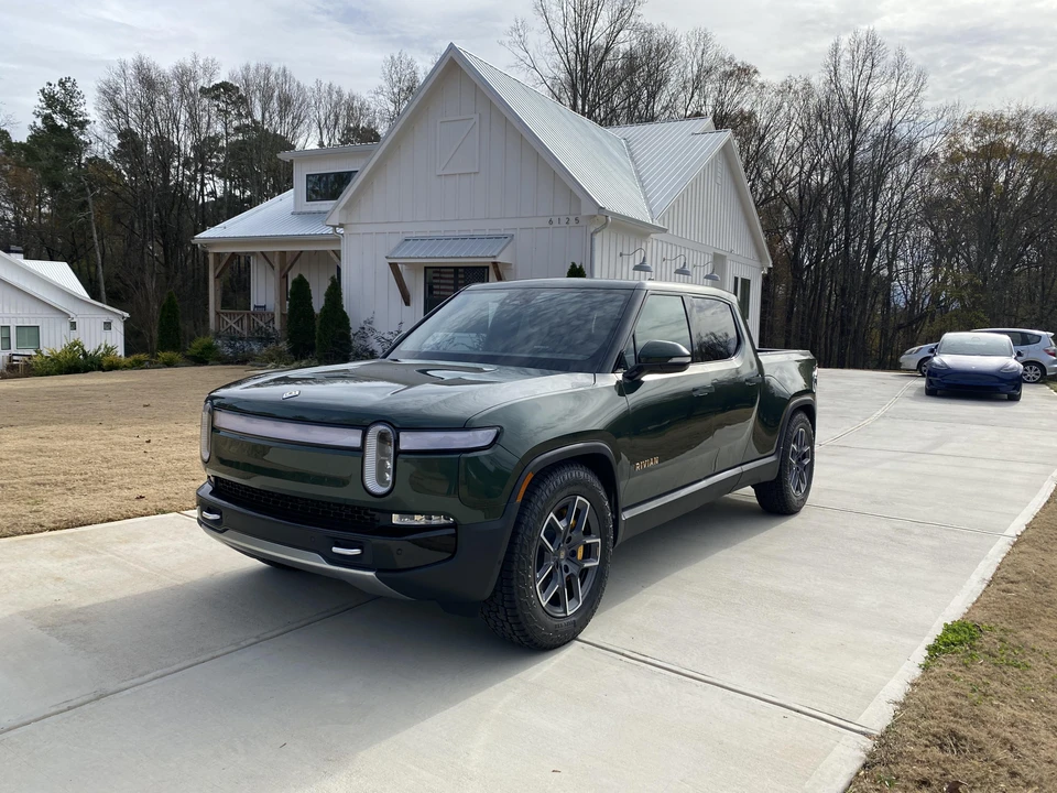 2022 Rivian R1T - Image 6 of 31