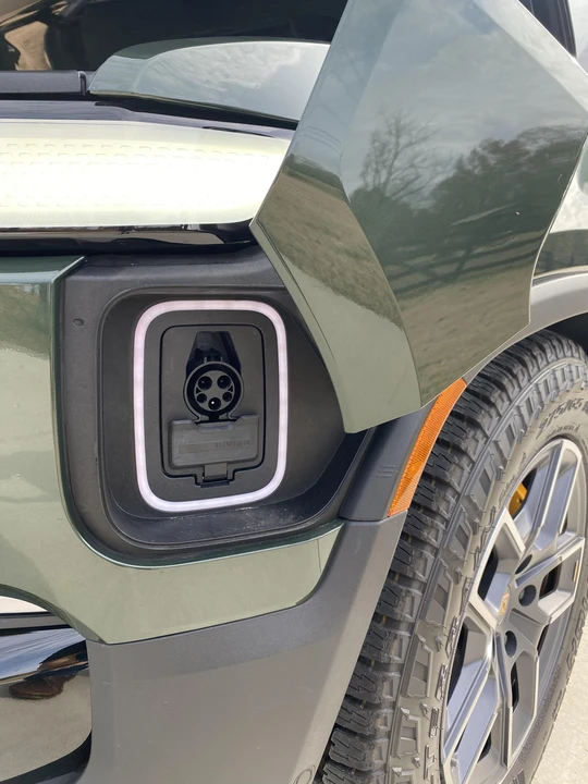 2022 Rivian R1T - Image 14 of 31