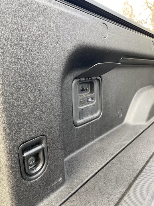 2022 Rivian R1T - Image 20 of 31