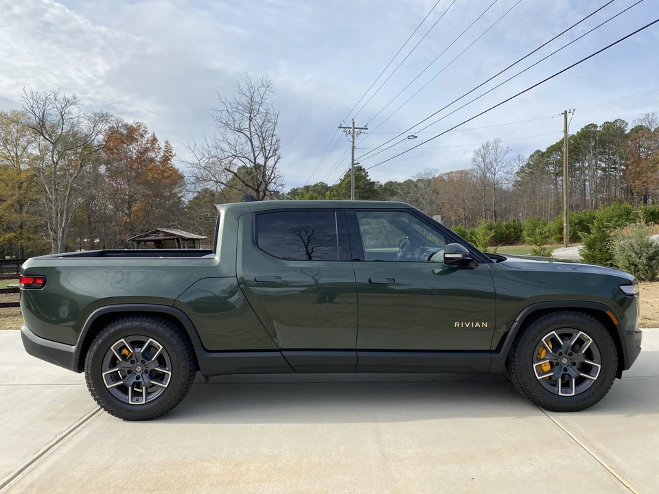 2022 Rivian R1T - Image 9 of 31
