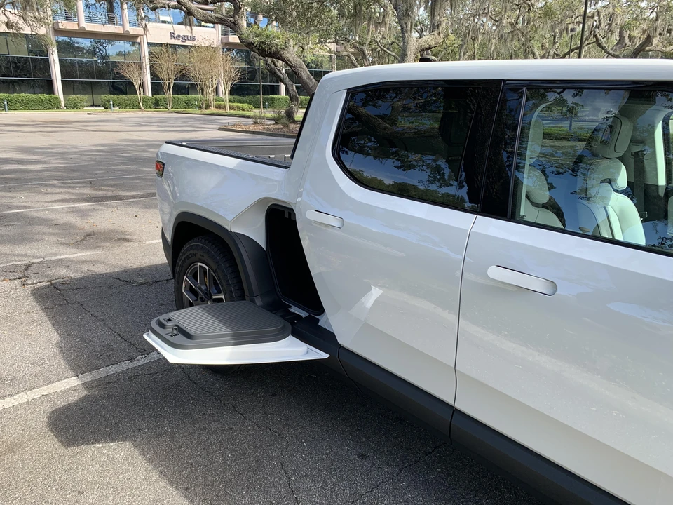 2022 Rivian R1T - Image 31 of 31