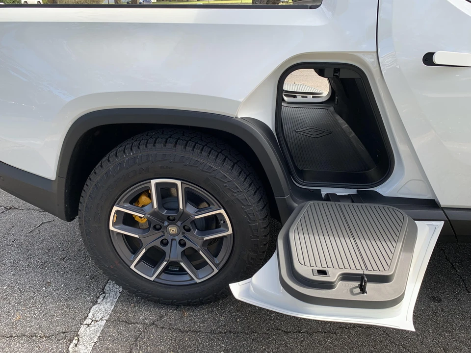 2022 Rivian R1T - Image 27 of 31