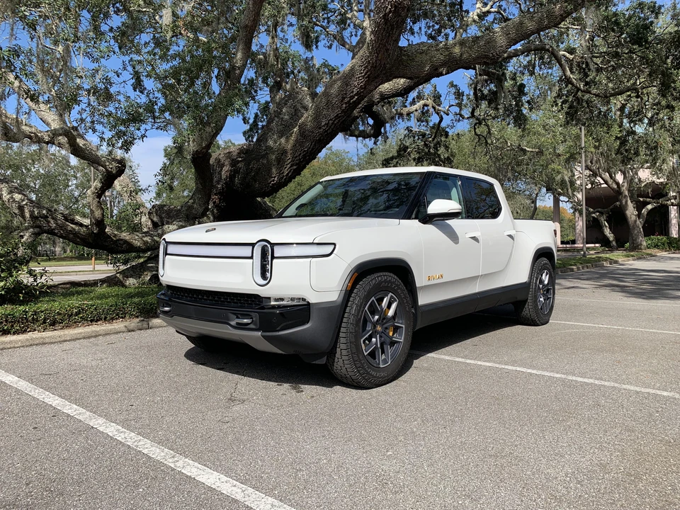 2022 Rivian R1T - Image 7 of 31