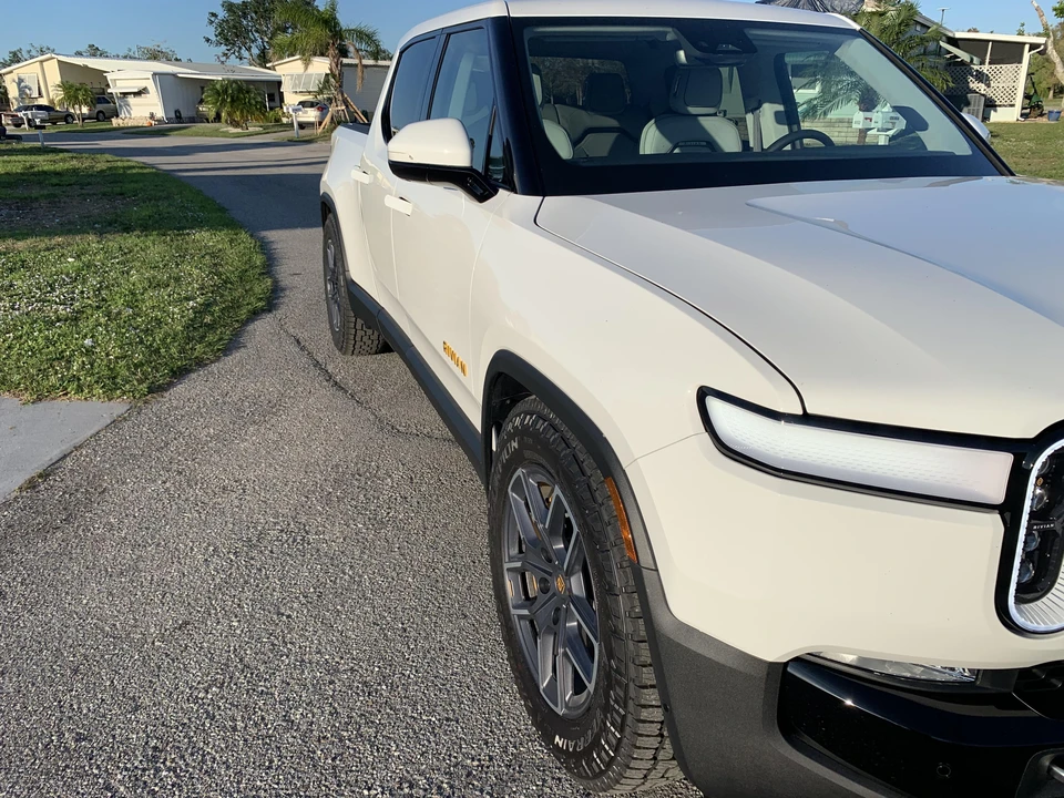 2022 Rivian R1T - Image 21 of 31