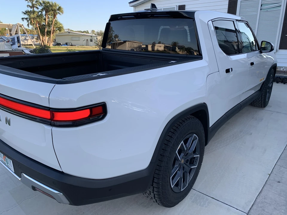 2022 Rivian R1T - Image 14 of 31
