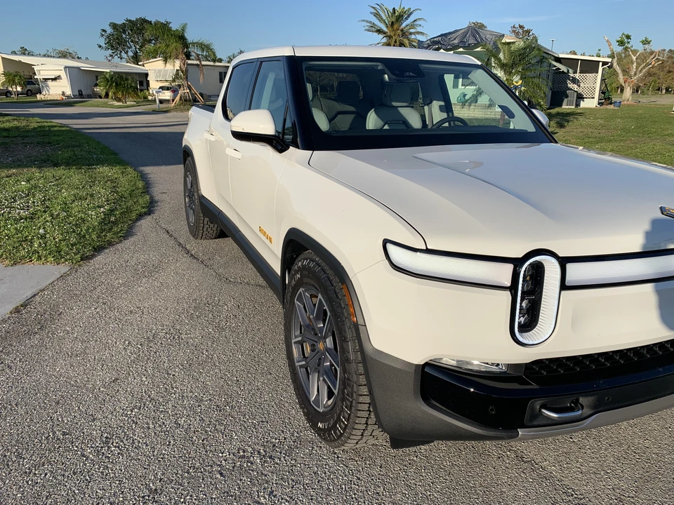 2022 Rivian R1T - Image 20 of 31