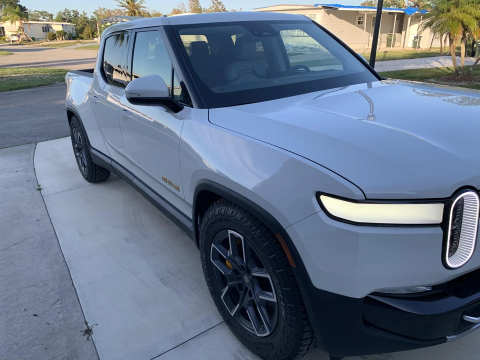 2022 Rivian R1T - Image 19 of 31
