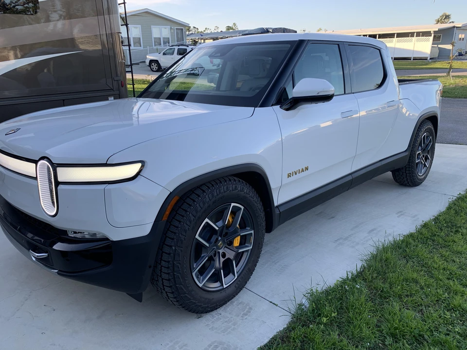 2022 Rivian R1T - Image 8 of 31
