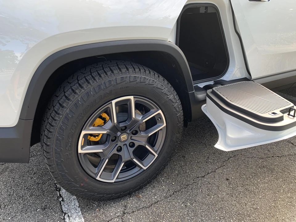2022 Rivian R1T - Image 26 of 31