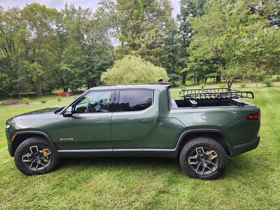2022 Rivian R1T - Image 13 of 31