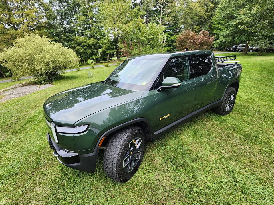 2022 Rivian R1T - Image 9 of 31