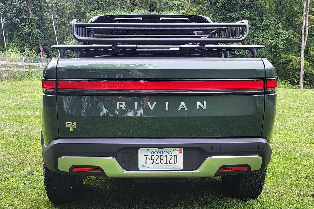 2022 Rivian R1T - Image 5 of 31
