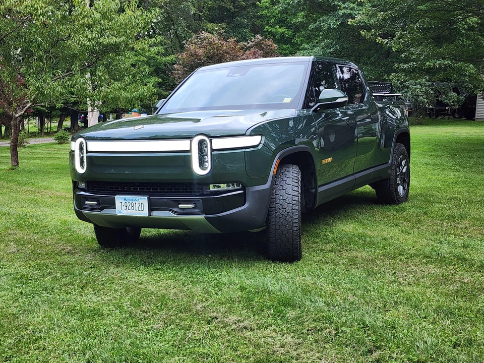 2022 Rivian R1T - Image 7 of 31