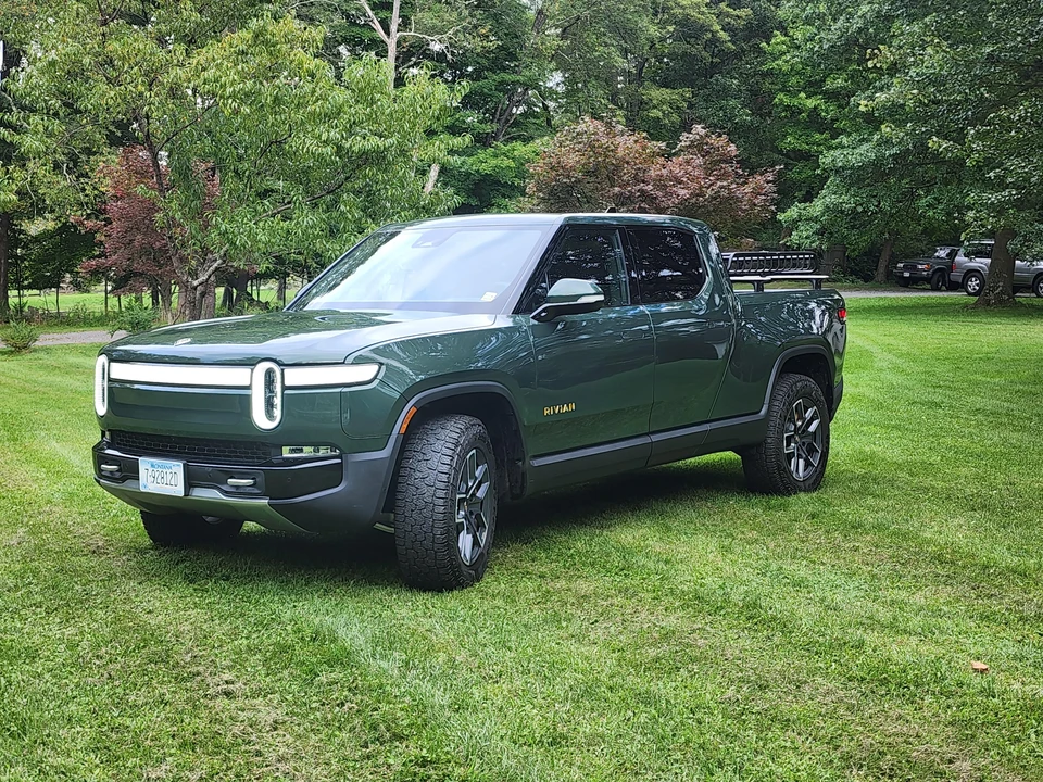 2022 Rivian R1T - Image 8 of 31