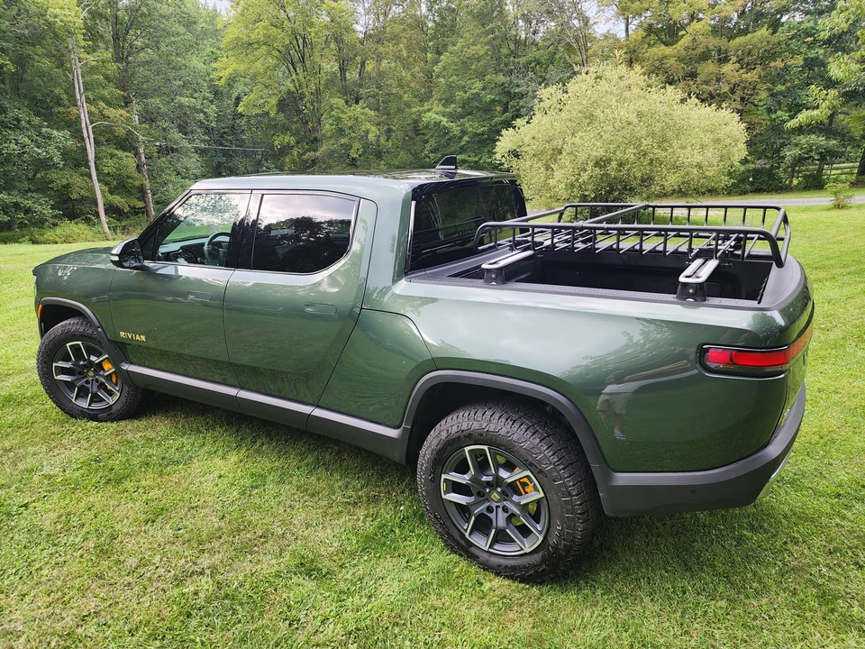 2022 Rivian R1T - Image 15 of 31