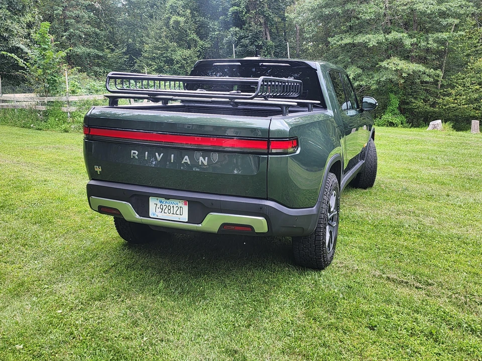 2022 Rivian R1T - Image 22 of 31