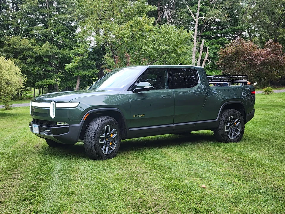 2022 Rivian R1T - Image 10 of 31