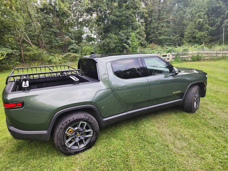 2022 Rivian R1T - Image 24 of 31