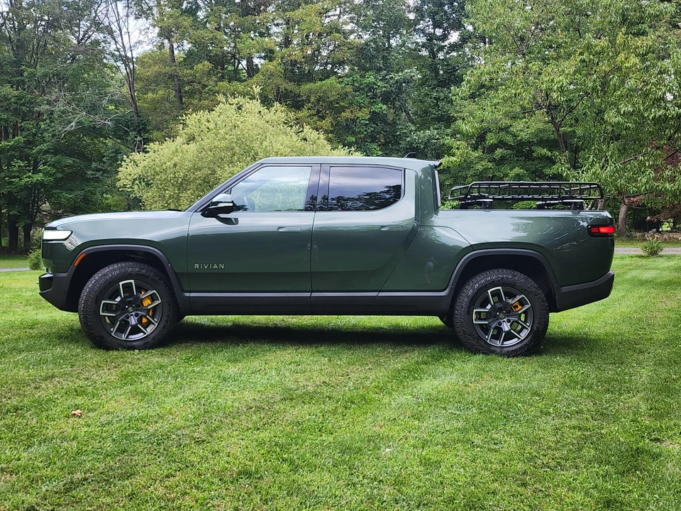 2022 Rivian R1T - Image 12 of 31