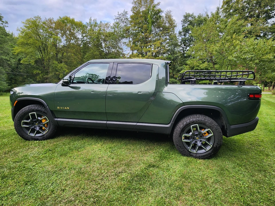 2022 Rivian R1T - Image 14 of 31