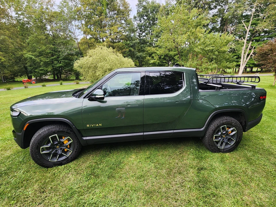2022 Rivian R1T - Image 11 of 31