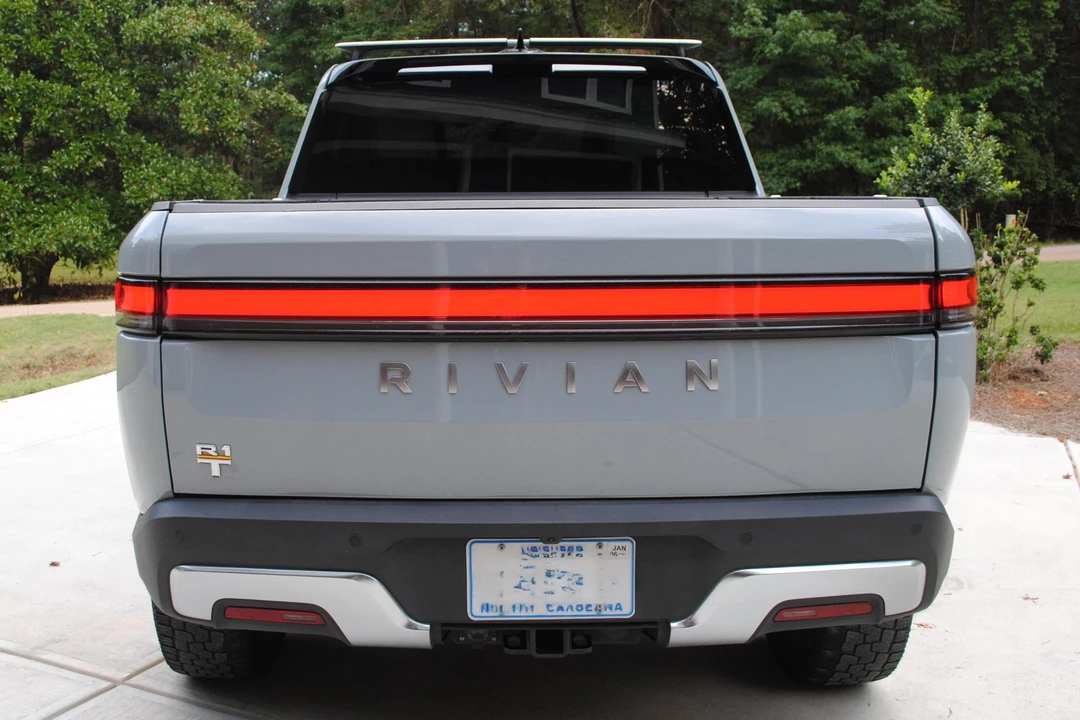 2022 Rivian R1T - Image 5 of 23
