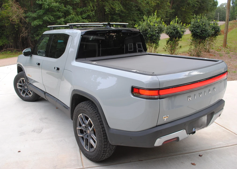 2022 Rivian R1T - Image 9 of 23