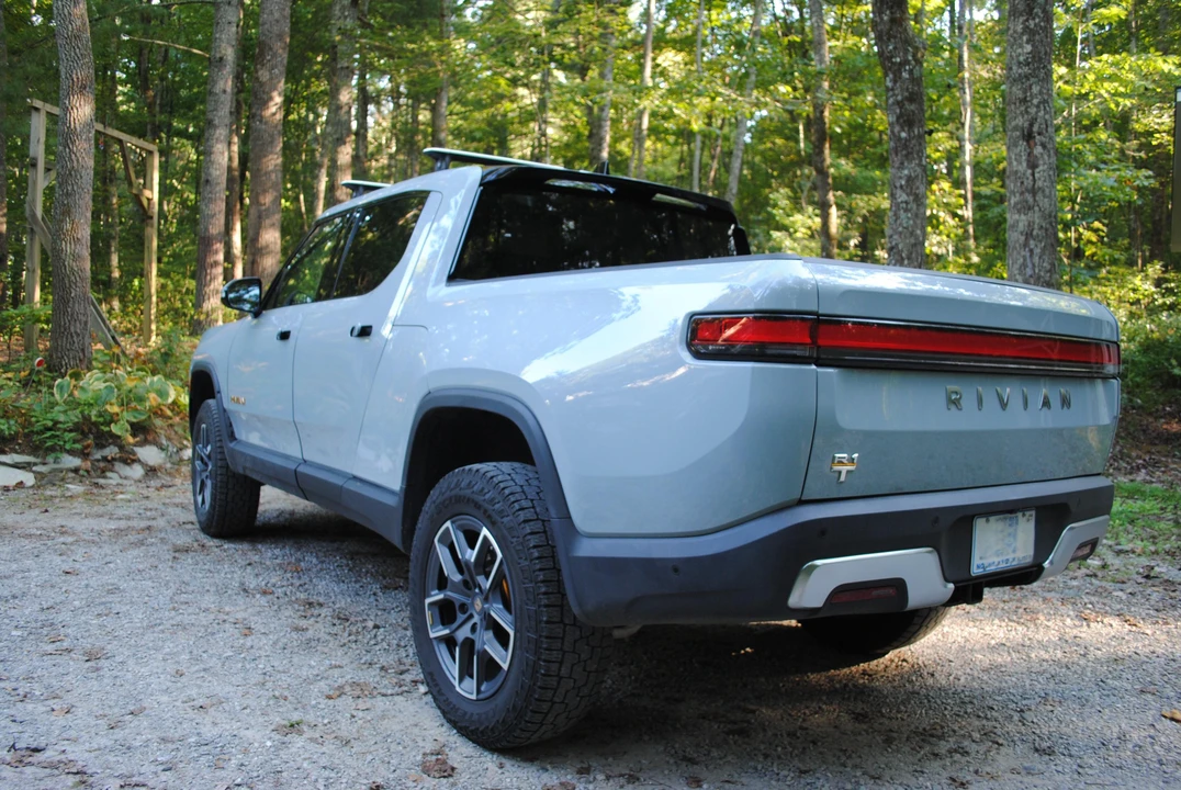2022 Rivian R1T - Image 17 of 23