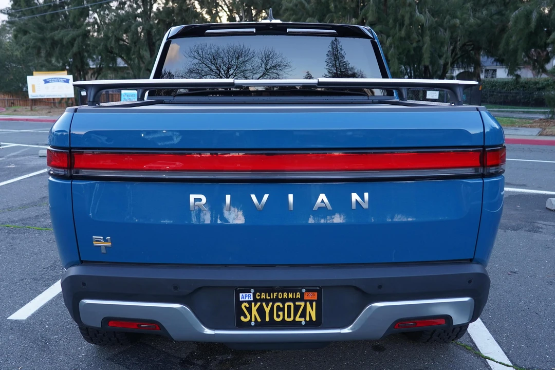 2022 Rivian R1T - Image 5 of 8
