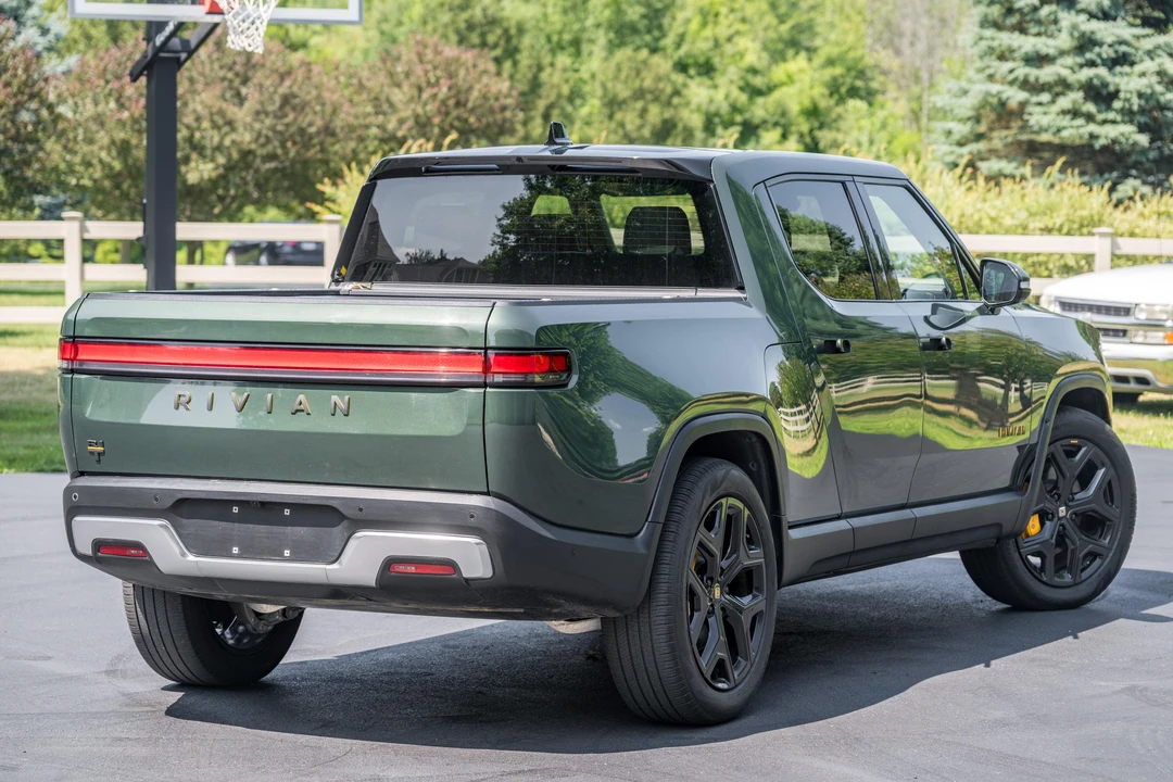 2022 Rivian R1T - Image 7 of 31