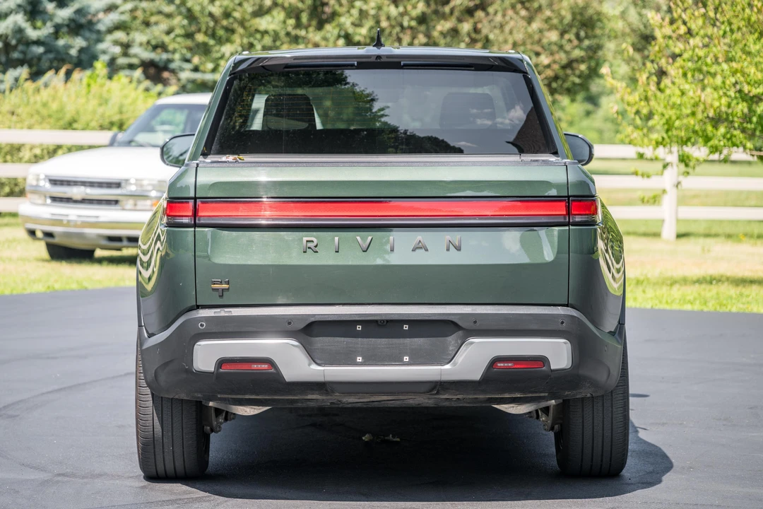 2022 Rivian R1T - Image 5 of 31