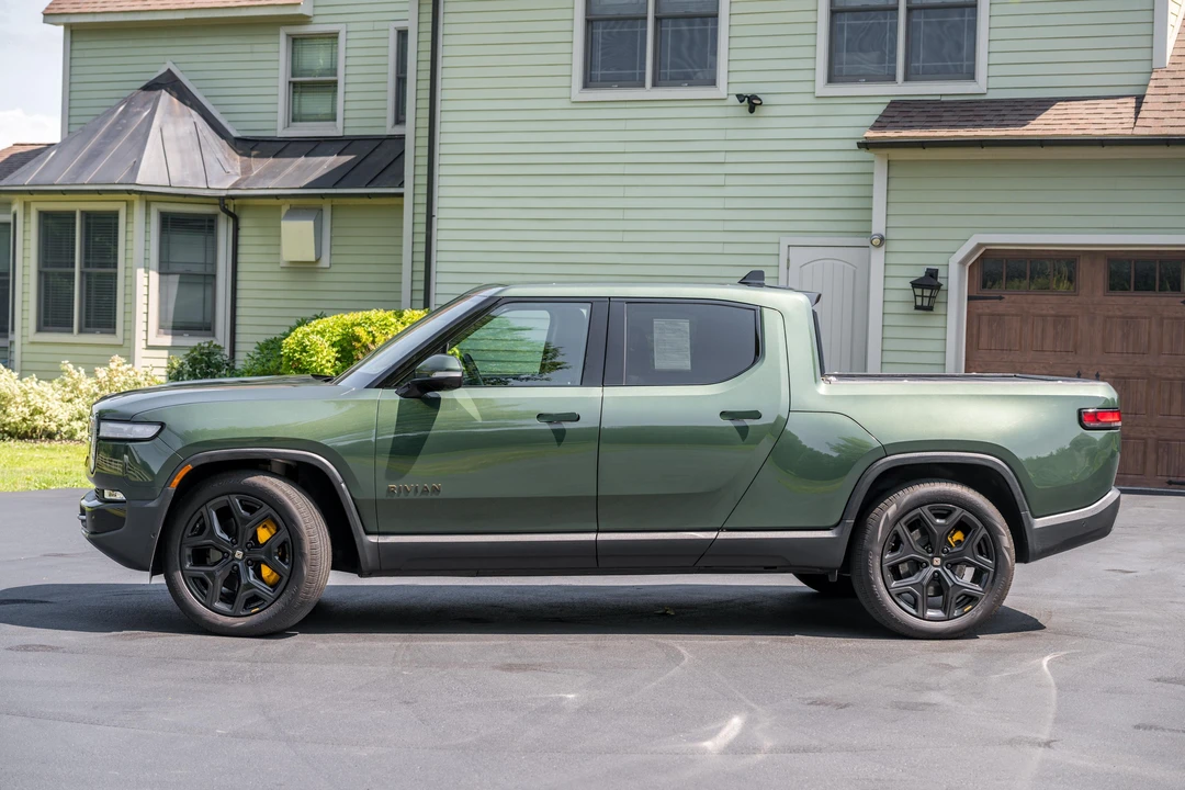 2022 Rivian R1T - Image 8 of 31