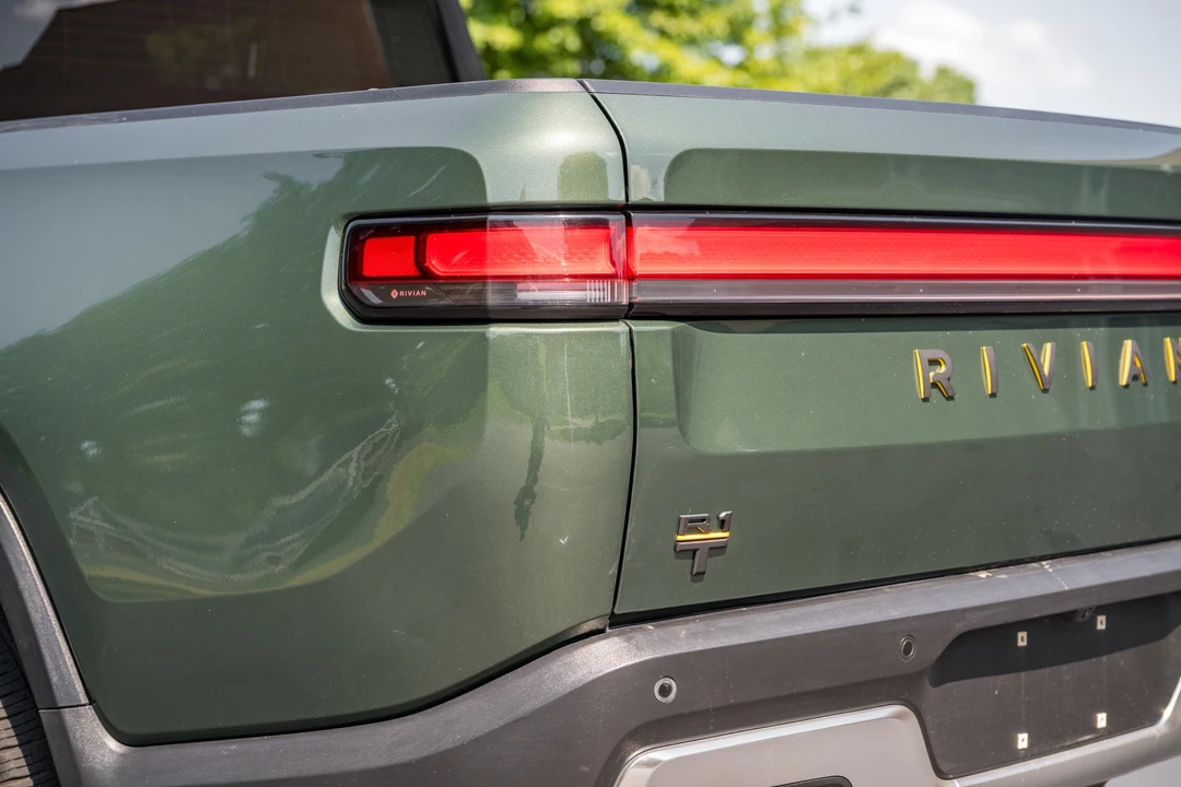 2022 Rivian R1T - Image 12 of 31