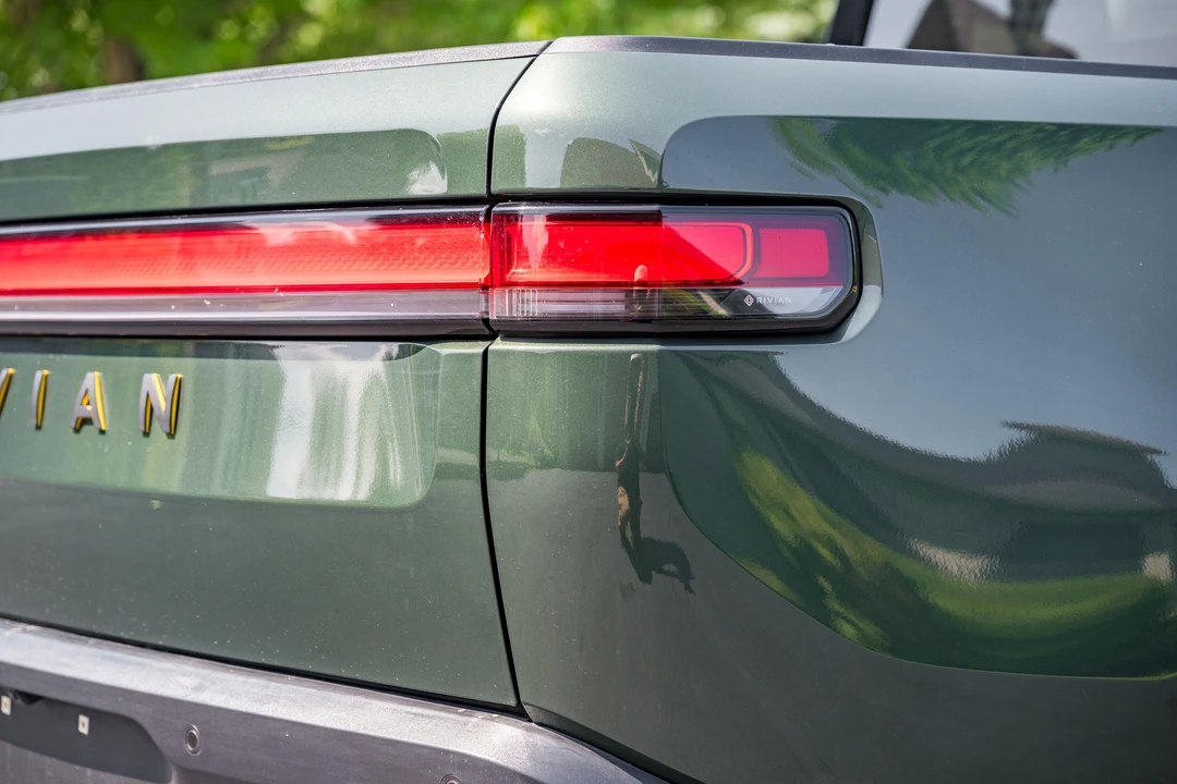2022 Rivian R1T - Image 14 of 31