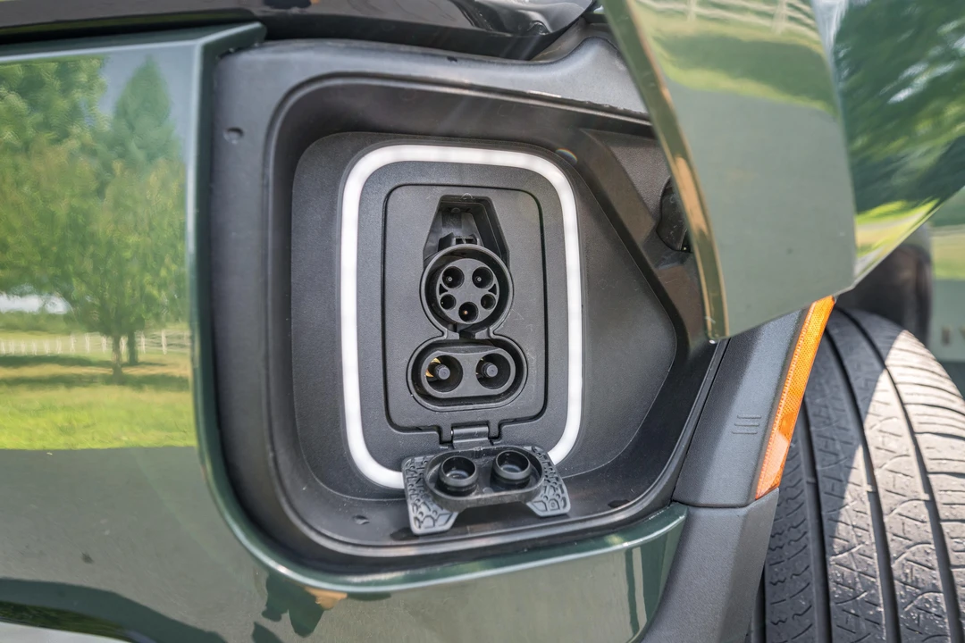 2022 Rivian R1T - Image 29 of 31