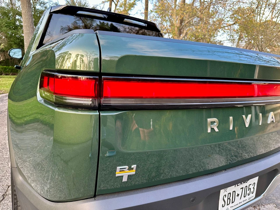 2022 Rivian R1T - Image 27 of 31