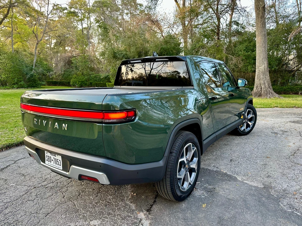2022 Rivian R1T - Image 16 of 31