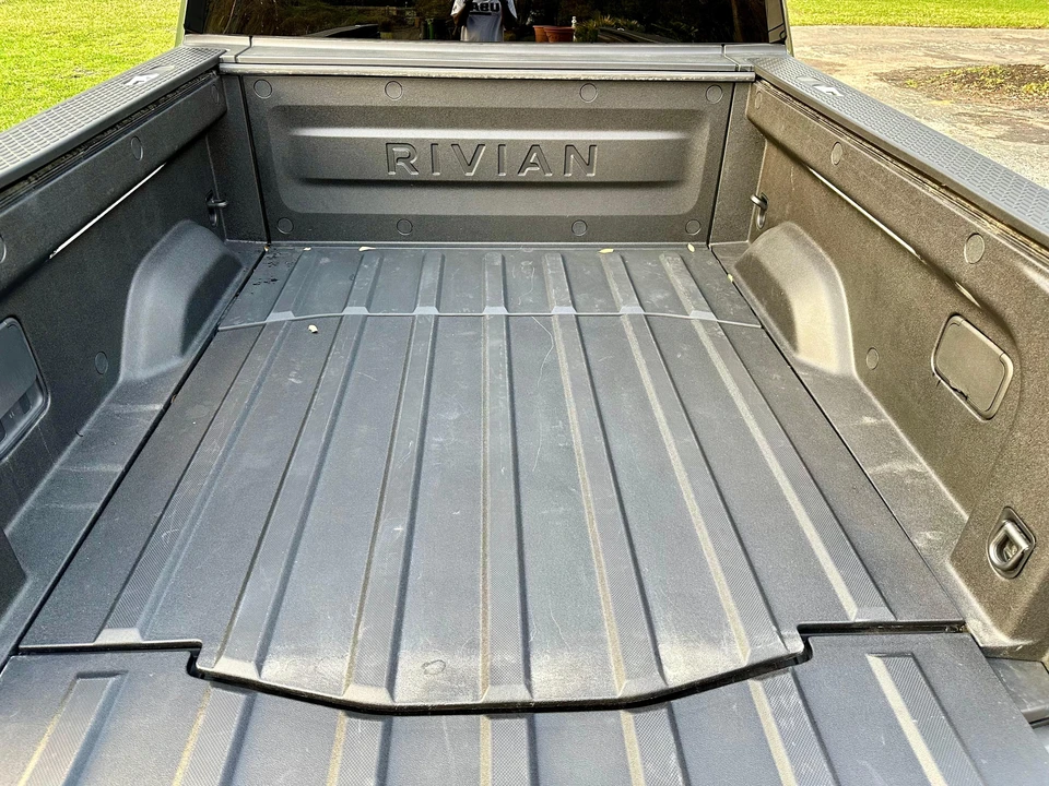 2022 Rivian R1T - Image 29 of 31