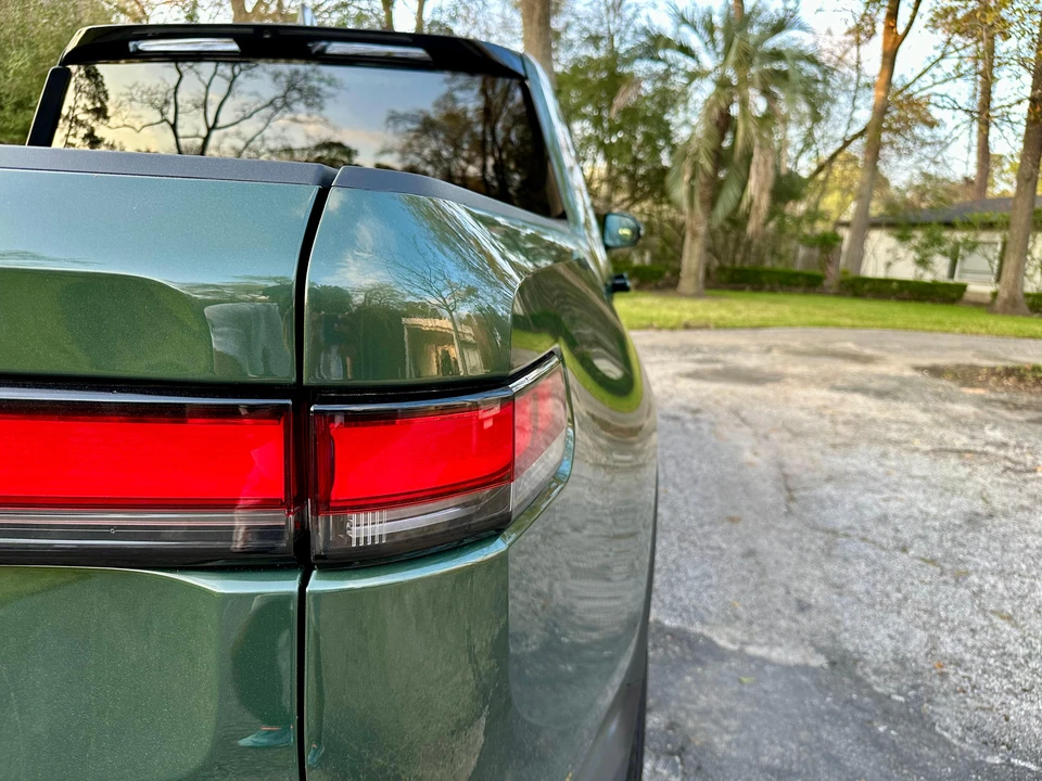 2022 Rivian R1T - Image 31 of 31