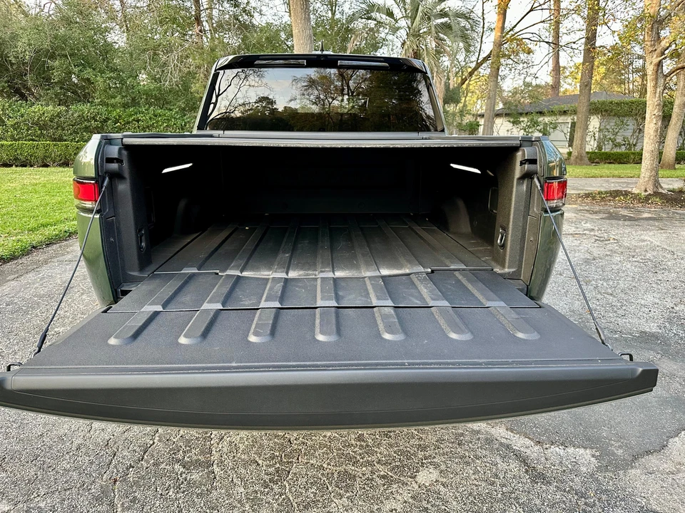 2022 Rivian R1T - Image 28 of 31