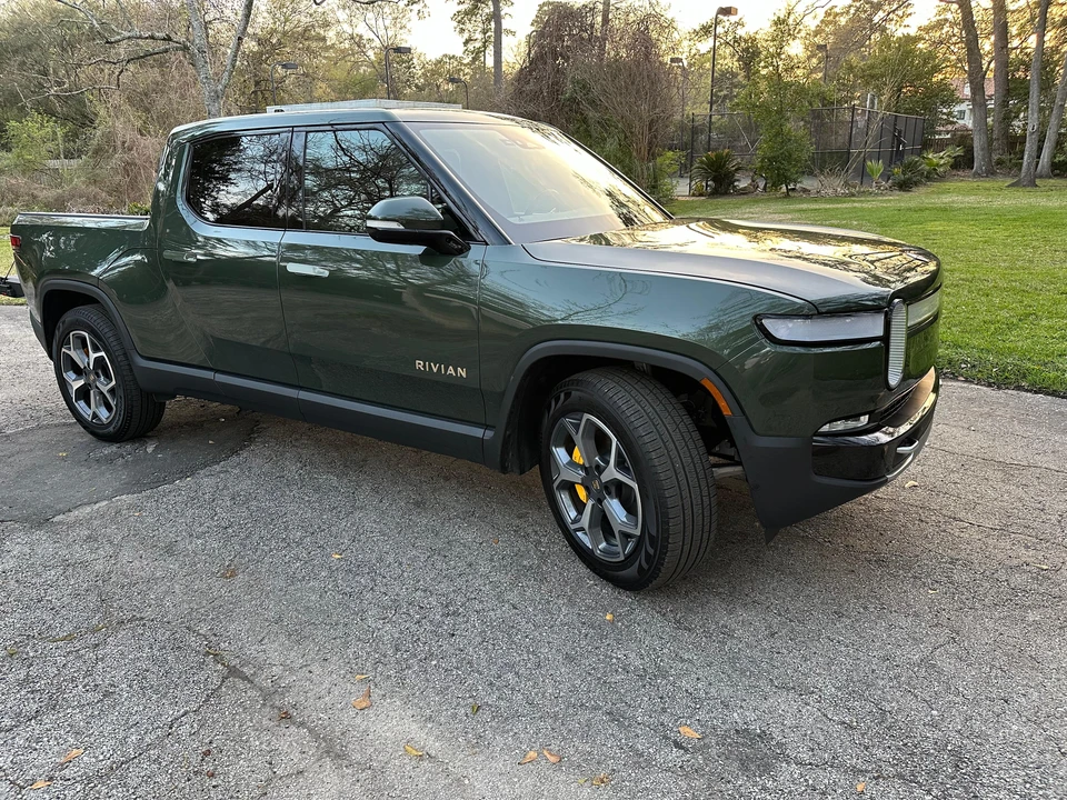 2022 Rivian R1T - Image 19 of 31