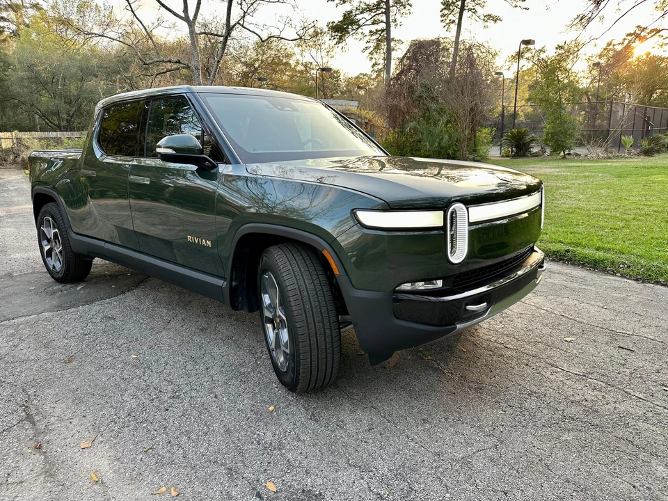 2022 Rivian R1T - Image 20 of 31