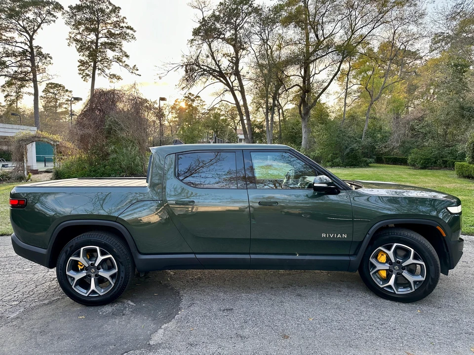 2022 Rivian R1T - Image 18 of 31