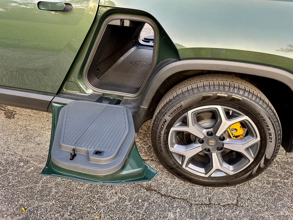 2022 Rivian R1T - Image 26 of 31
