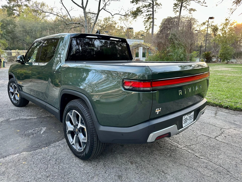 2022 Rivian R1T - Image 12 of 31